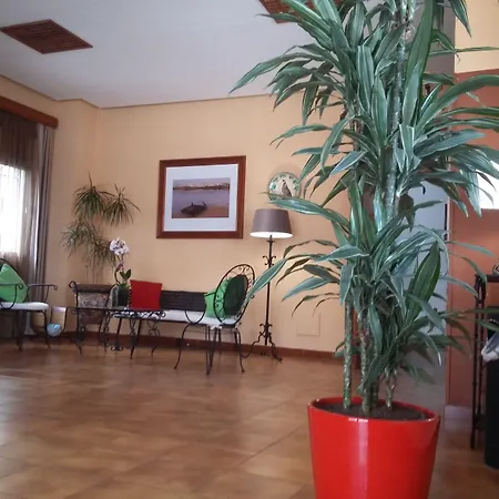 Tres Jotas Conil 2* Коніль-де-ла-Фронтера