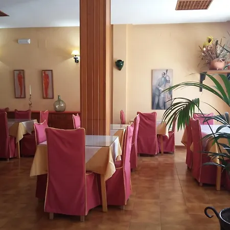 Готель Tres Jotas Conil 2*