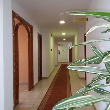 Tres Jotas Conil 2* Коніль-де-ла-Фронтера