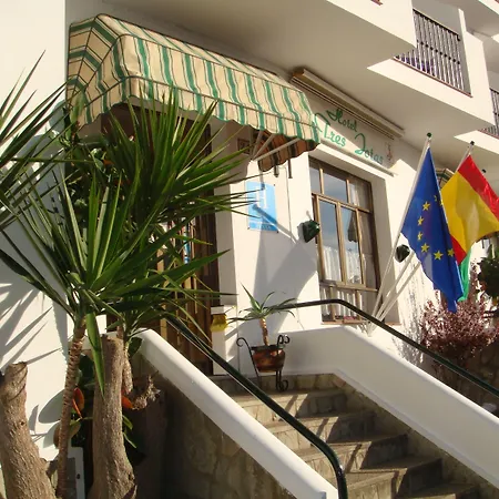 Tres Jotas Conil Отель