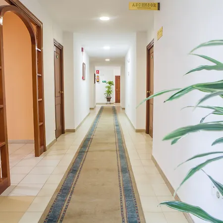 Tres Jotas Conil 2* Кониль-де-ла-Фронтера