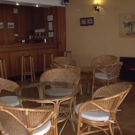 Tres Jotas Conil Hotel 2*