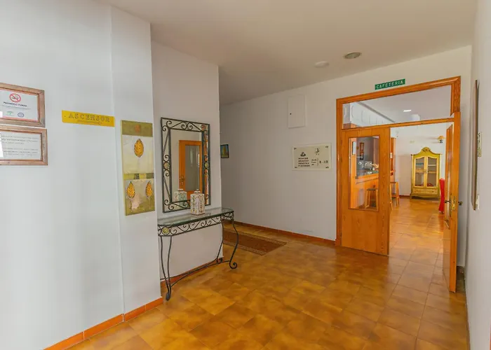 Tres Jotas Conil 2* كونيل ذي لا فرونتيرا