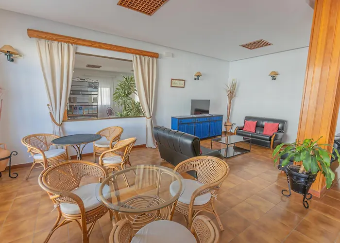 Tres Jotas Conil Hotel