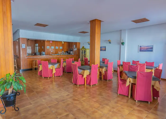 Hotel Tres Jotas Conil 2*