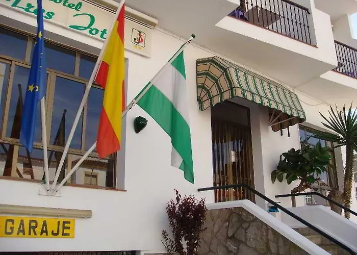 Tres Jotas Conil Hotel 2*