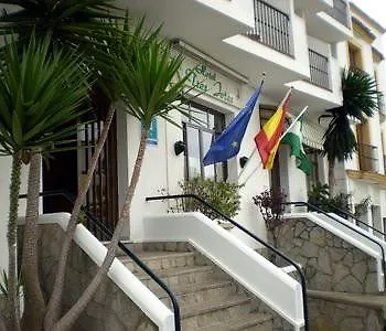 Tres Jotas Conil فندق 2*