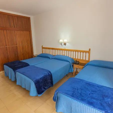 Tres Jotas Conil 2* コニル・デ・ラ・フロンテラ