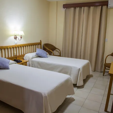 Tres Jotas Conil 2* コニル・デ・ラ・フロンテラ