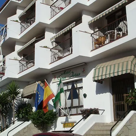 Tres Jotas Conil ホテル 2*