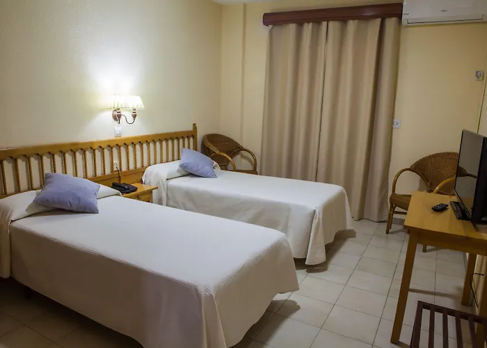 Tres Jotas Conil 2* Коніль-де-ла-Фронтера