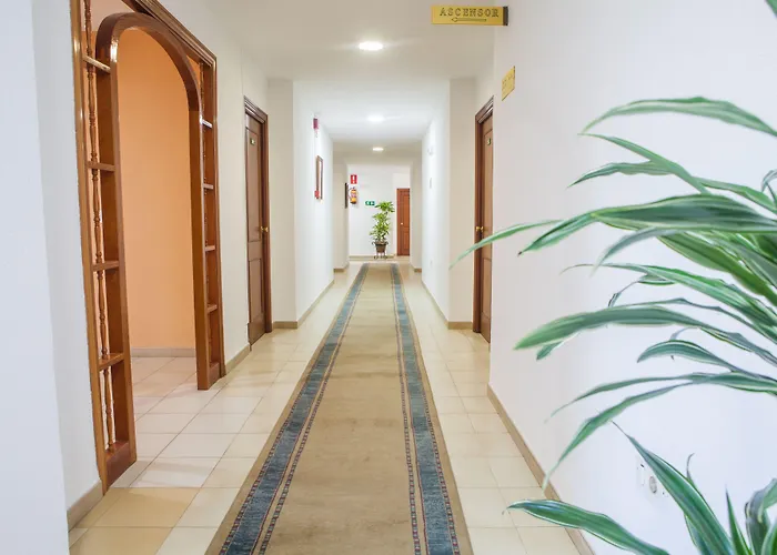 Tres Jotas Conil 2* Коніль-де-ла-Фронтера