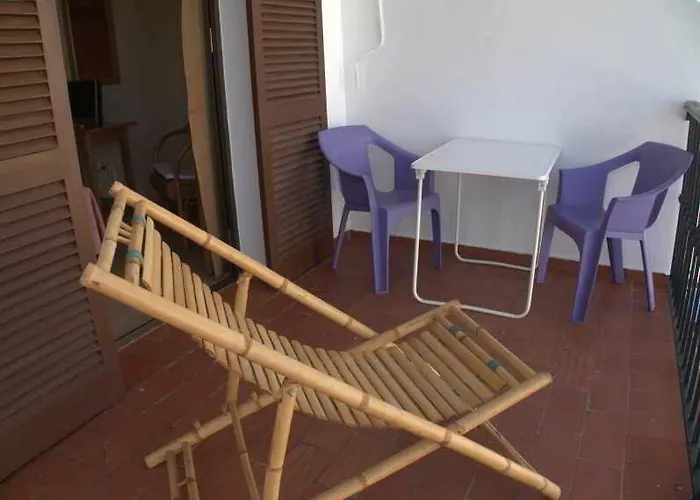 Tres Jotas Conil Готель Коніль-де-ла-Фронтера