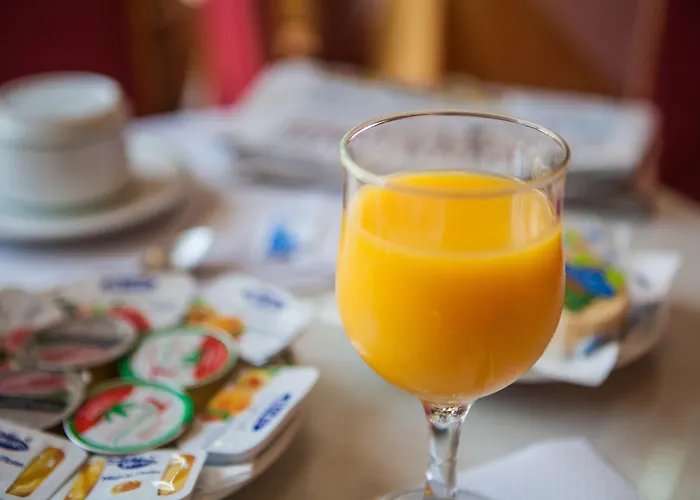 Hotel Tres Jotas Conil 2*