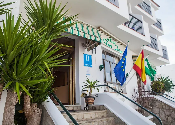 Tres Jotas Conil Hotel