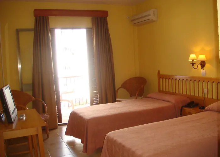 Tres Jotas Conil 2* Conil De La Frontera